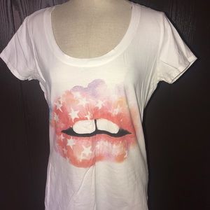 Short sleeve t shirt with lips